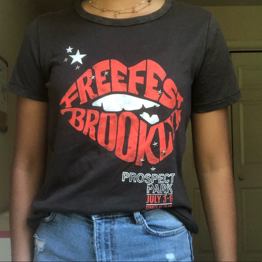 BROOKLYN STAR LIP TEE